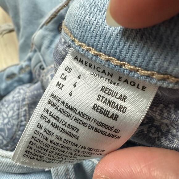 American Eagle Distressed Blowout Destroyed Mom High Rise Casual Denim Jeans 4 - Picture 12 of 16